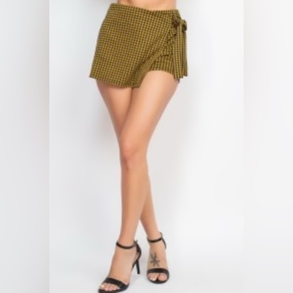 ✨2026 SALE ITEM✨Haute Monde Yellow  Black Houndstooth Y2K Style Skort Sz Large